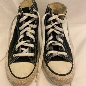 Pre-owned! Mens Converse Chucks size 5